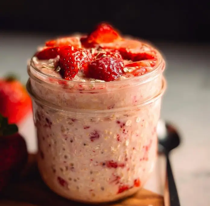 Strawberry Overnight Oats